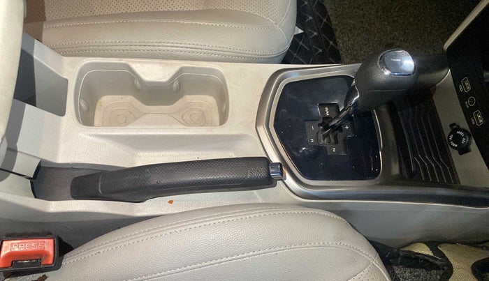 2020 Mahindra XUV300 W8 1.5 DIESEL AMT, Diesel, Automatic, 61,118 km, Gear Lever