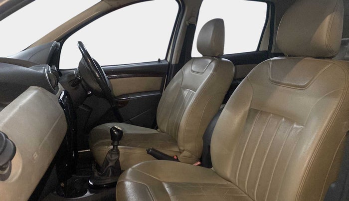 2013 Renault Duster 110 PS RXZ DIESEL, Diesel, Manual, 67,789 km, Right Side Front Door Cabin