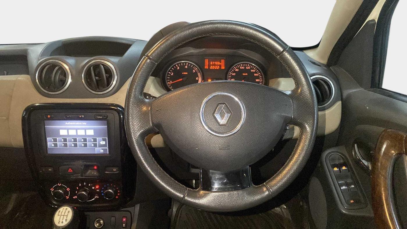 2013 Renault Duster 110 PS RXZ DIESEL, Diesel, Manual, 67,789 km, Steering Wheel Close Up