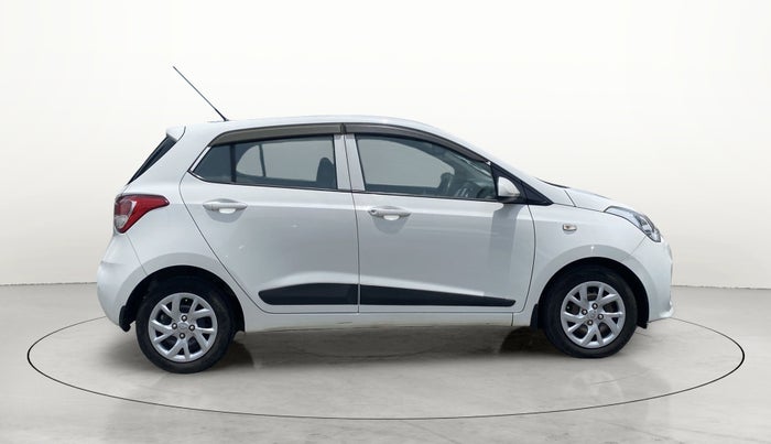 2017 Hyundai Grand i10 SPORTZ 1.2 KAPPA VTVT, Petrol, Manual, 50,347 km, Right Side View