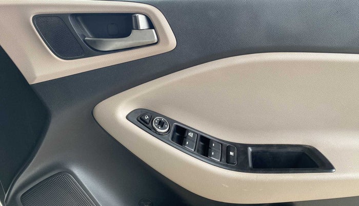 2017 Hyundai Elite i20 SPORTZ 1.2, Petrol, Manual, 59,896 km, Driver Side Door Panels Control