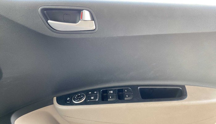 2019 Hyundai Grand i10 SPORTZ 1.2 KAPPA VTVT, Petrol, Manual, 23,125 km, Driver Side Door Panels Control