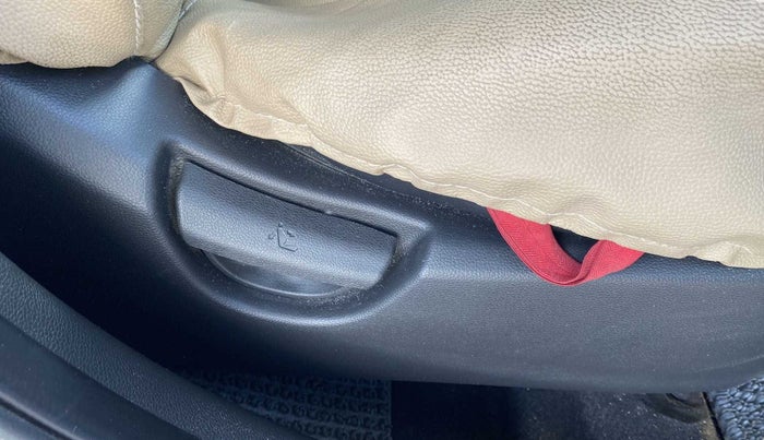 2019 Hyundai Grand i10 SPORTZ 1.2 KAPPA VTVT, Petrol, Manual, 23,125 km, Driver Side Adjustment Panel