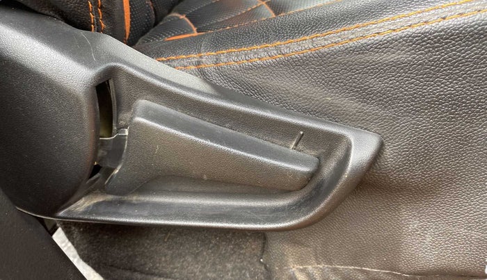 2019 Maruti S PRESSO VXI+, Petrol, Manual, 24,009 km, Driver Side Adjustment Panel