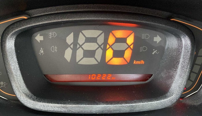 2016 Renault Kwid RXT 1.0 (O), Petrol, Manual, 10,186 km, Odometer Image