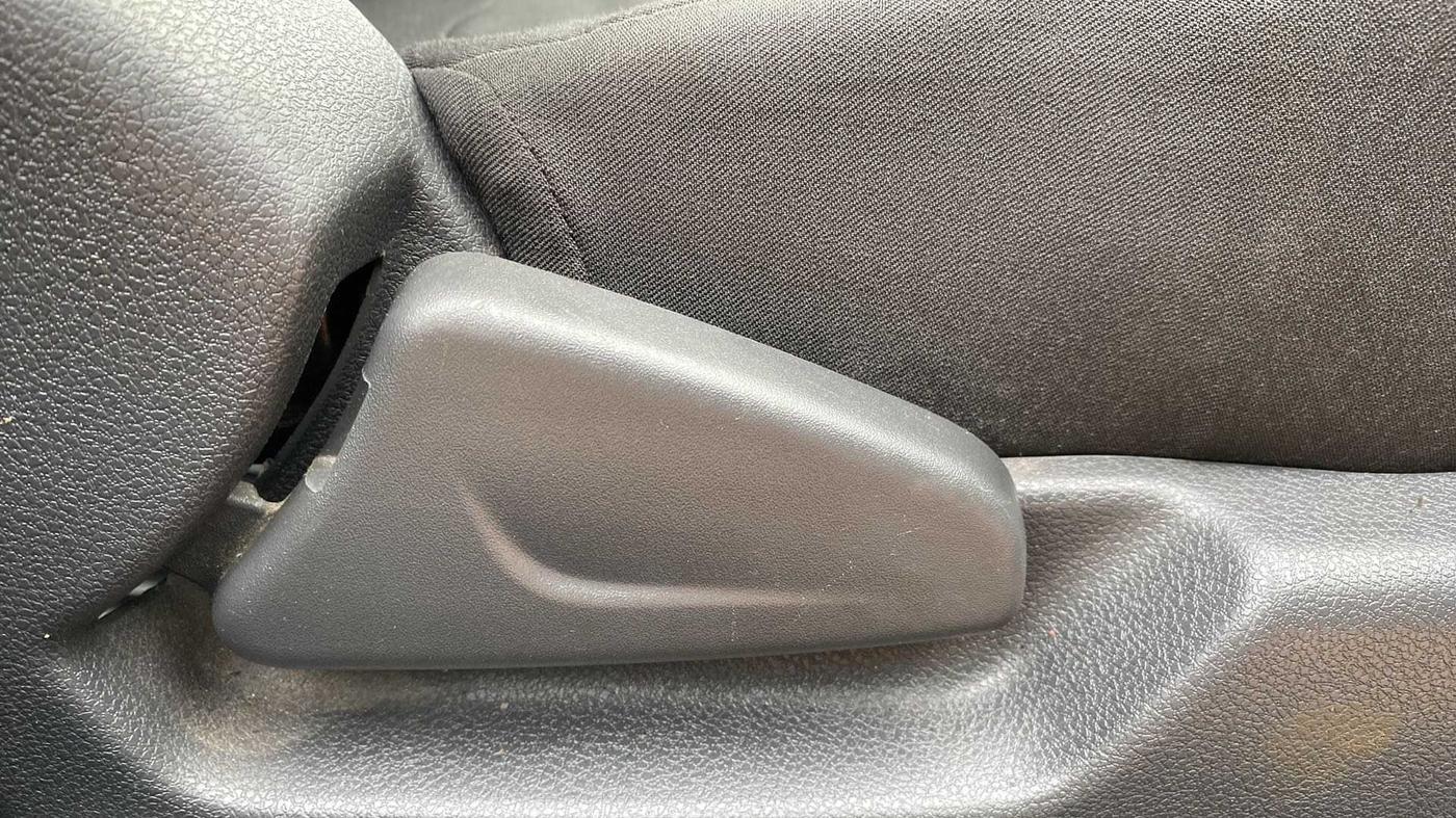 2016 Renault Kwid RXT 1.0 (O), Petrol, Manual, 10,186 km, Driver Side Adjustment Panel