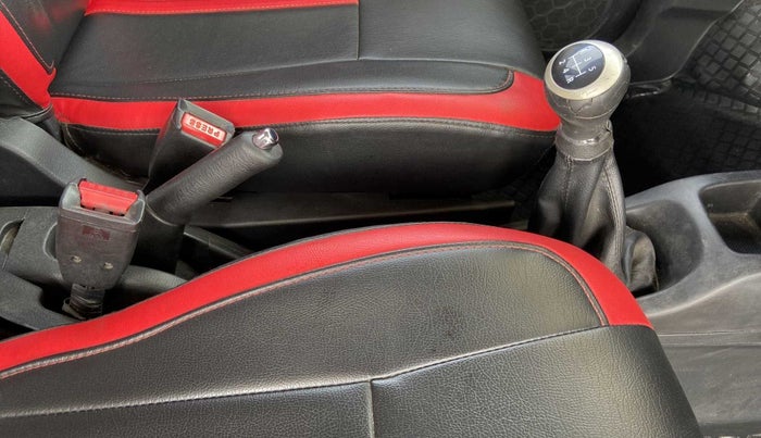 2013 Maruti Wagon R 1.0 VXI, Petrol, Manual, 76,625 km, Gear Lever
