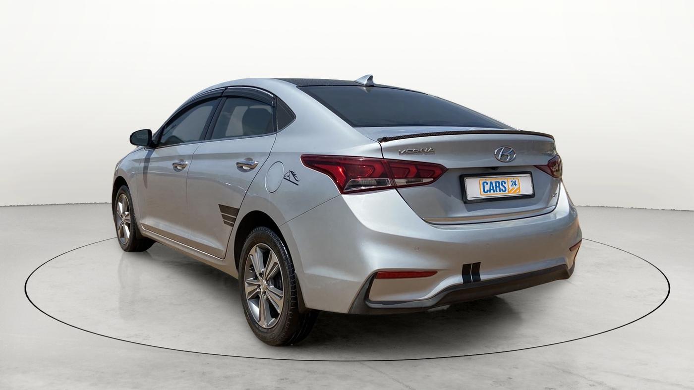 2017 Hyundai Verna 1.6 SX (O) CRDI MT, Diesel, Manual, 83,653 km, Left Back Diagonal