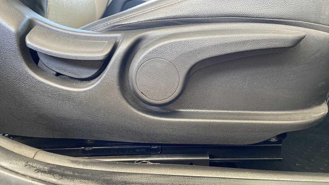 2017 Hyundai Verna 1.6 SX (O) CRDI MT, Diesel, Manual, 83,653 km, Driver Side Adjustment Panel
