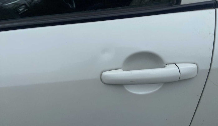2015 Maruti Swift LXI, Petrol, Manual, 75,160 km, Front passenger door - Slightly dented