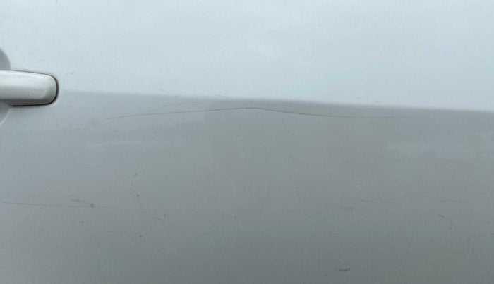 2015 Maruti Swift LXI, Petrol, Manual, 75,160 km, Right rear door - Minor scratches