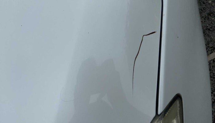2015 Maruti Swift LXI, Petrol, Manual, 75,160 km, Bonnet (hood) - Minor scratches