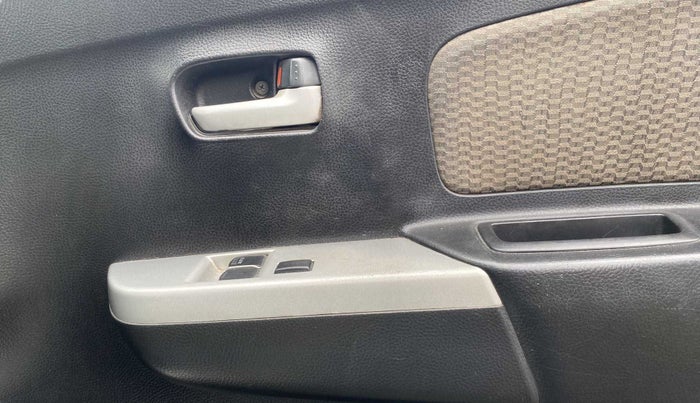2015 Maruti Wagon R 1.0 LXI, Petrol, Manual, 74,802 km, Driver Side Door Panels Control