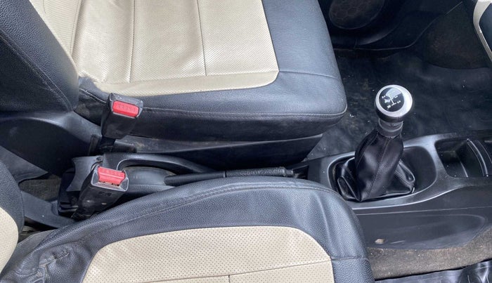 2015 Maruti Wagon R 1.0 LXI, Petrol, Manual, 74,802 km, Gear Lever