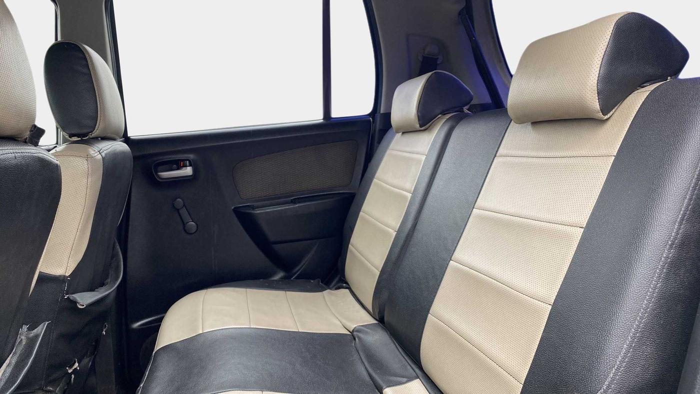 2015 Maruti Wagon R 1.0 LXI, Petrol, Manual, 74,802 km, Right Side Rear Door Cabin
