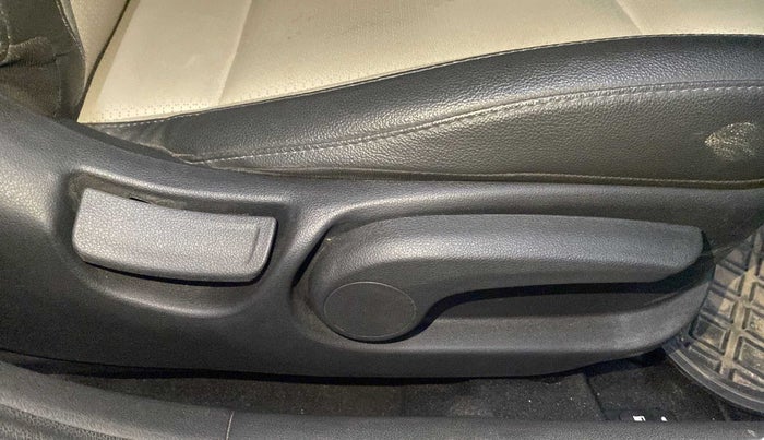 2022 Hyundai Verna SX (O) 1.5 CRDI, Diesel, Manual, 54,192 km, Driver Side Adjustment Panel