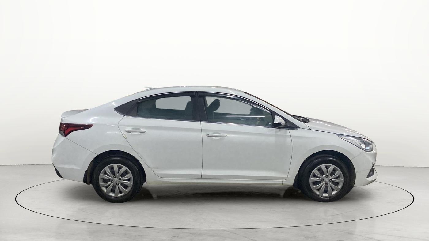 2019 Hyundai Verna 1.4 EX PETROL, Petrol, Manual, 25,392 km, Right Side View