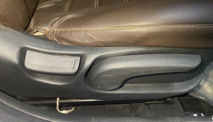 2019 Hyundai Verna 1.4 EX PETROL, Petrol, Manual, 25,392 km, Driver Side Adjustment Panel