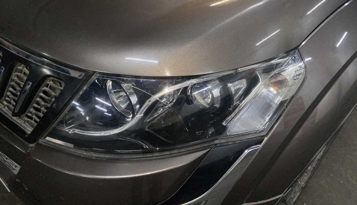 2018 Mahindra XUV500 W10 AT, Diesel, Automatic, 89,691 km, Left headlight - Minor scratches