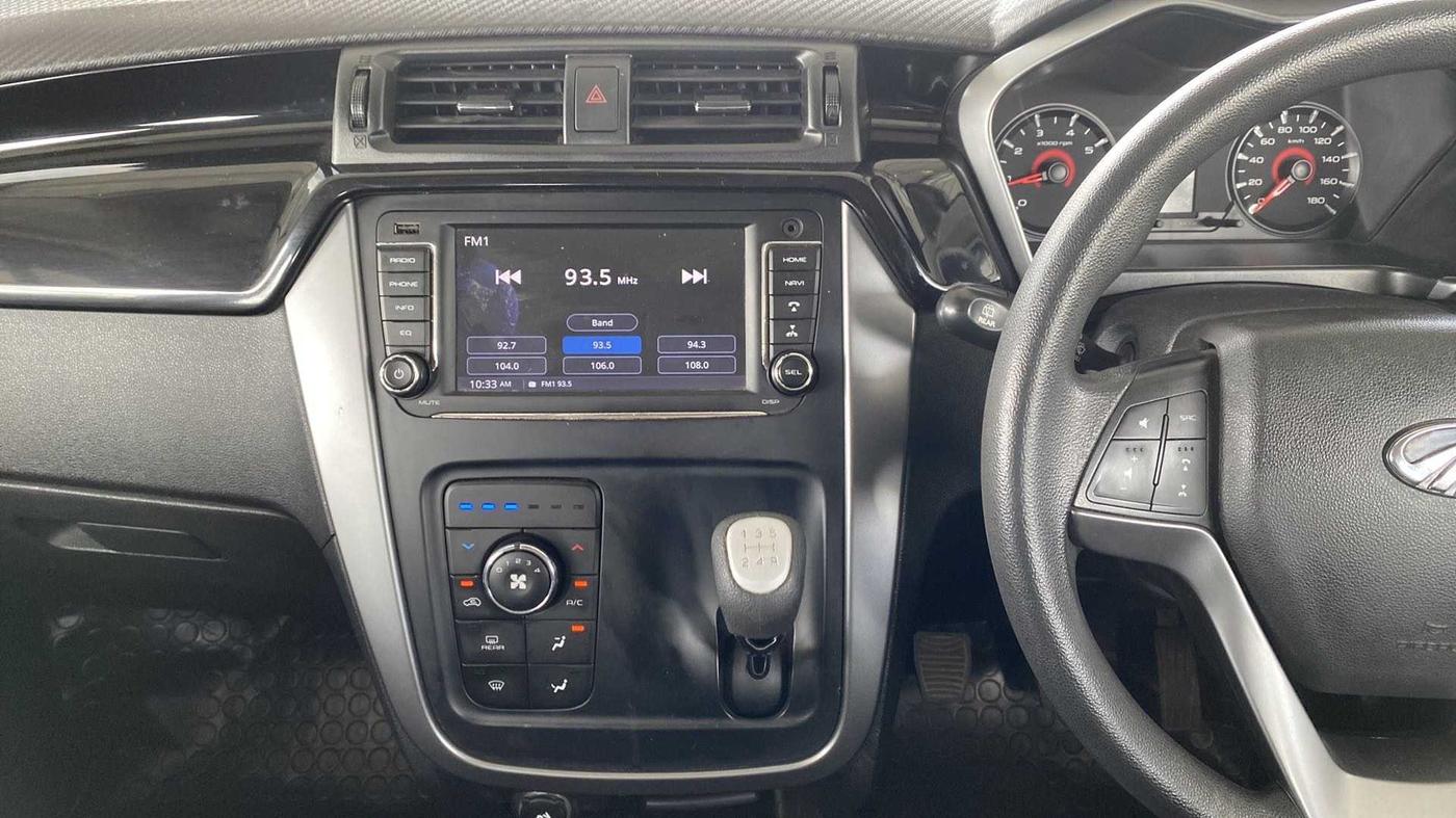 2018 Mahindra KUV 100 NXT K8 P 6 STR, Petrol, Manual, 39,396 km, Air Conditioner