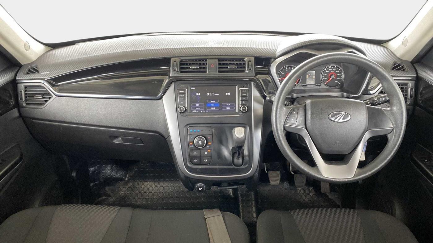 2018 Mahindra KUV 100 NXT K8 P 6 STR, Petrol, Manual, 39,396 km, Dashboard