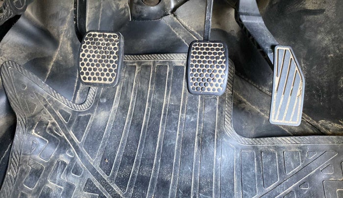 2020 Maruti Alto VXI, Petrol, Manual, 33,653 km, Pedals