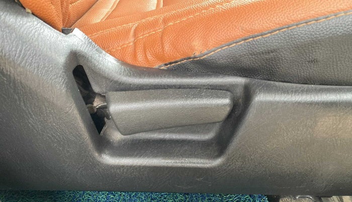 2020 Maruti Alto VXI, Petrol, Manual, 22,587 km, Driver Side Adjustment Panel