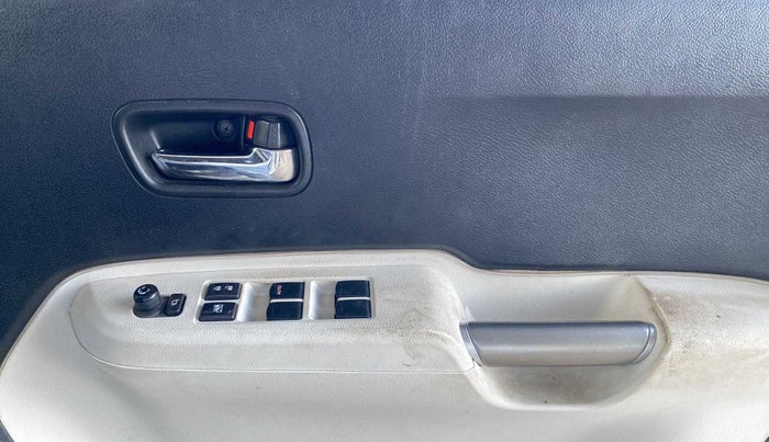 2020 Maruti IGNIS ZETA 1.2, Petrol, Manual, 76,306 km, Driver Side Door Panels Control