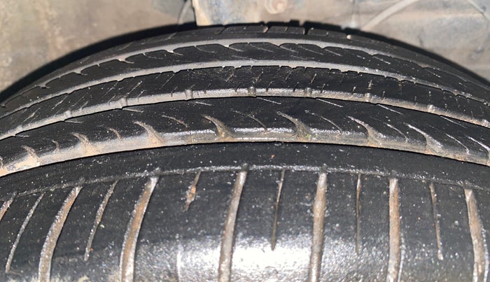 2019 Maruti Baleno ZETA PETROL 1.2, Petrol, Manual, 37,362 km, Right Front Tyre Tread