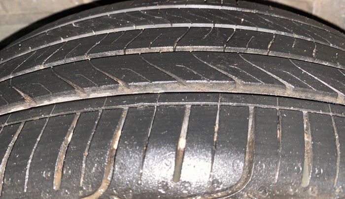 2019 Maruti Baleno ZETA PETROL 1.2, Petrol, Manual, 37,362 km, Left Front Tyre Tread