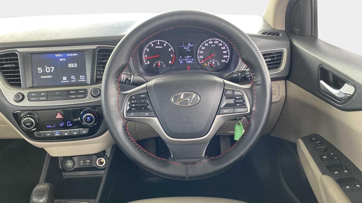 2018 Hyundai Verna 1.6 VTVT SX, Petrol, Manual, 53,077 km, Steering Wheel Close Up