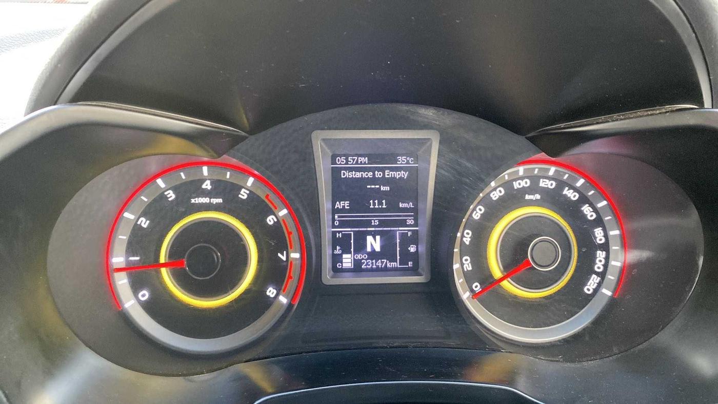 2020 Mahindra XUV300 W8 1.2 PETROL, Petrol, Manual, 23,123 km, Odometer Image