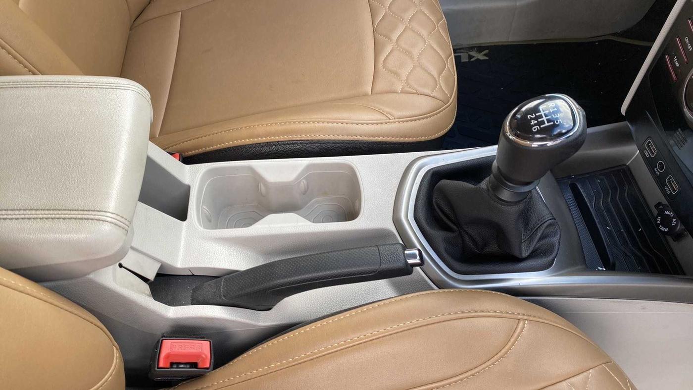2020 Mahindra XUV300 W8 1.2 PETROL, Petrol, Manual, 23,123 km, Gear Lever