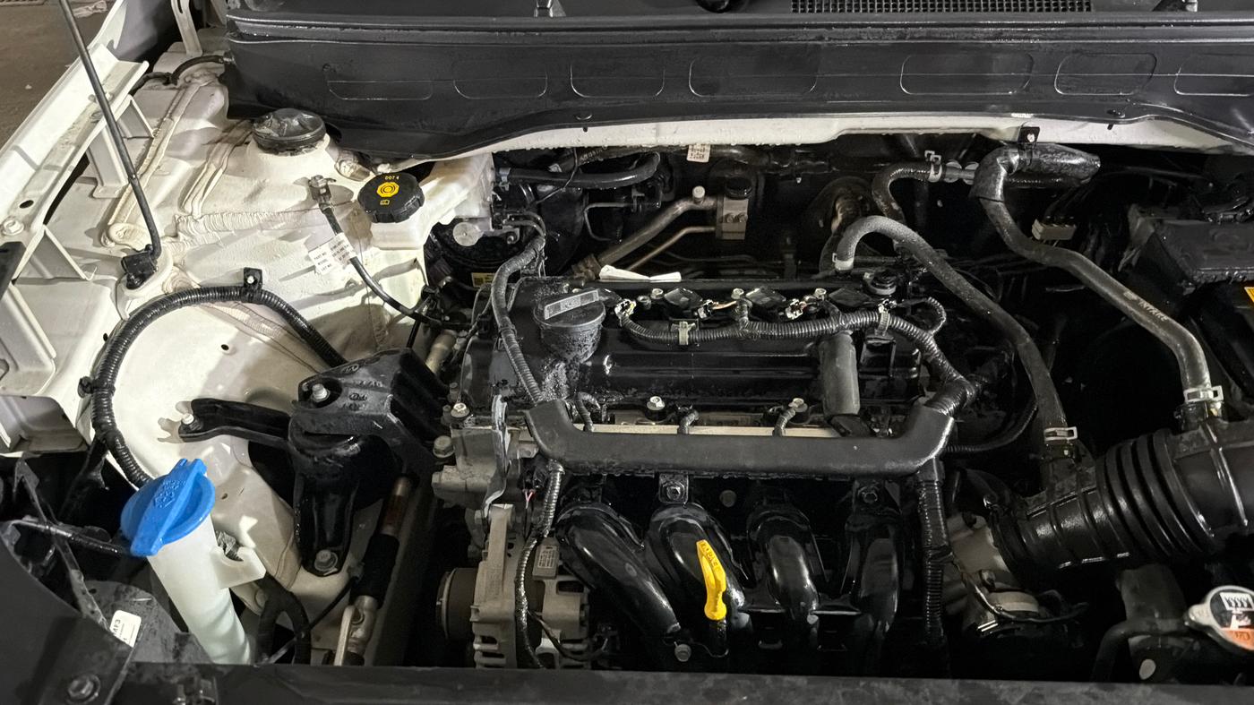 2023 Hyundai VENUE S 1.2, Petrol, Manual, 49,766 km, Engine View - Right