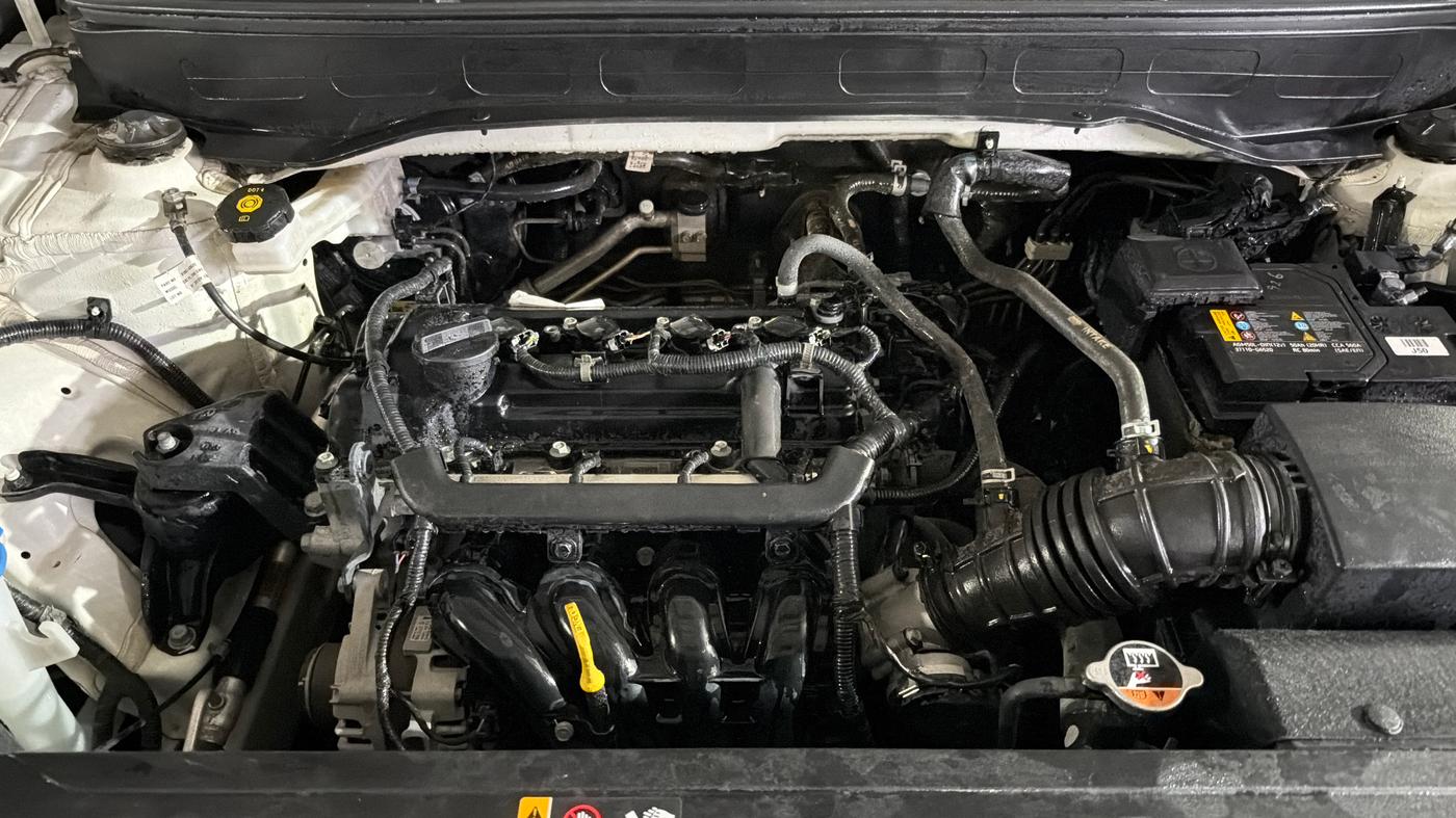 2023 Hyundai VENUE S 1.2, Petrol, Manual, 49,766 km, Engine View