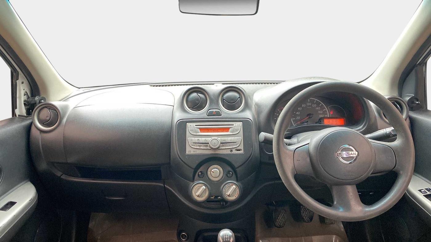 2017 Nissan Micra Active XV, Petrol, Manual, 59,818 km, Dashboard
