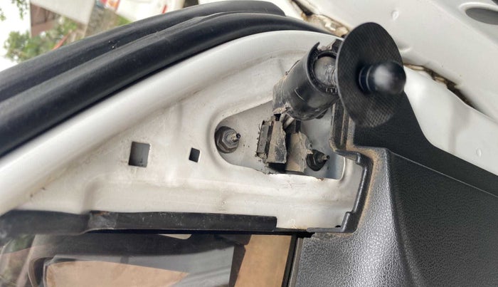 2017 Nissan Micra Active XV, Petrol, Manual, 59,818 km, Left rear-view mirror - ORVM knob broken and not working