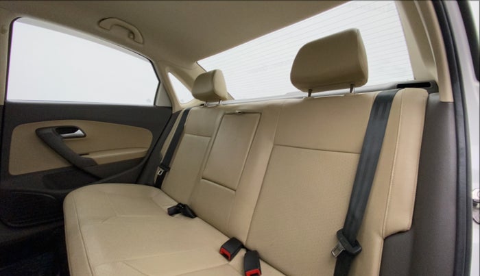 2019 Volkswagen Vento HIGHLINE 1.6 MPI, Petrol, Manual, 40,392 km, Right Side Rear Door Cabin