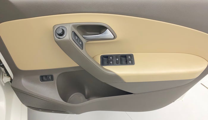 2019 Volkswagen Vento HIGHLINE 1.6 MPI, Petrol, Manual, 40,392 km, Driver Side Door Panels Control