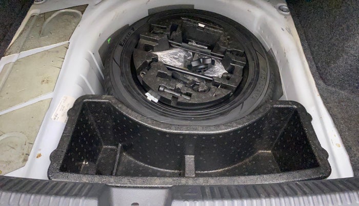 2019 Volkswagen Vento HIGHLINE 1.6 MPI, Petrol, Manual, 40,392 km, Spare Tyre