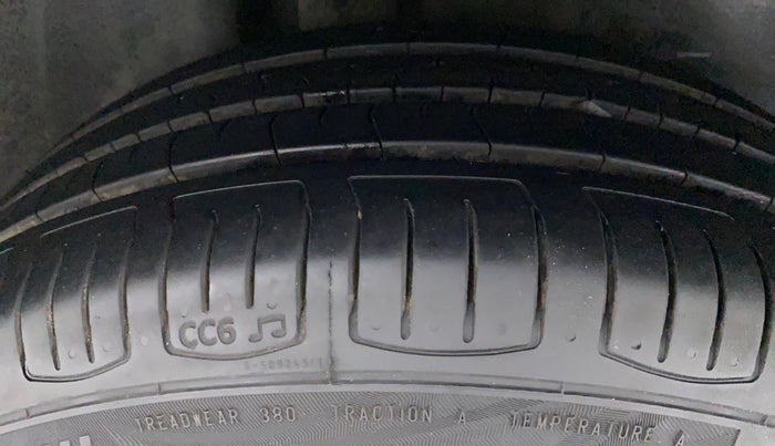 2019 Volkswagen Vento HIGHLINE 1.6 MPI, Petrol, Manual, 40,392 km, Right Rear Tyre Tread