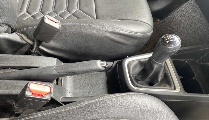 2021 Maruti Swift VXI, Petrol, Manual, 12,084 km, Gear Lever