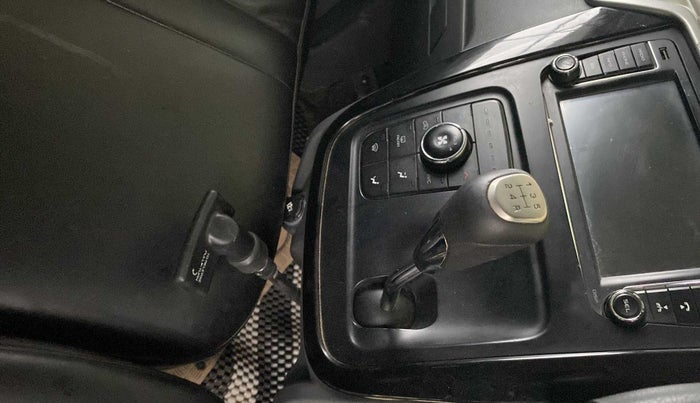 2017 Mahindra KUV 100 NXT K6+ D 6 STR, Diesel, Manual, 51,777 km, Gear Lever