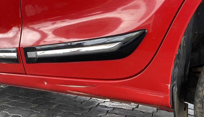 2018 Maruti Swift VXI, Petrol, Manual, 35,540 km, Left running board - Minor scratches