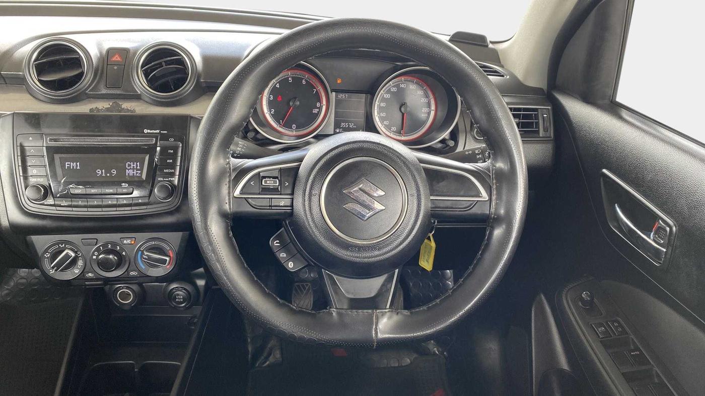 2018 Maruti Swift VXI, Petrol, Manual, 35,540 km, Steering Wheel Close Up