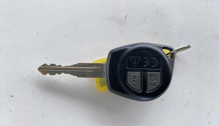 2018 Maruti Swift VXI, Petrol, Manual, 35,540 km, Key Close Up