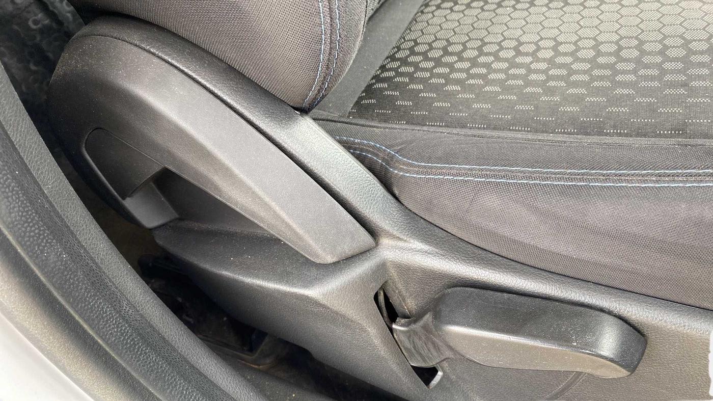 2019 Ford New Figo TITANIUM BLU 1.2 PETROL, Petrol, Manual, 40,604 km, Driver Side Adjustment Panel