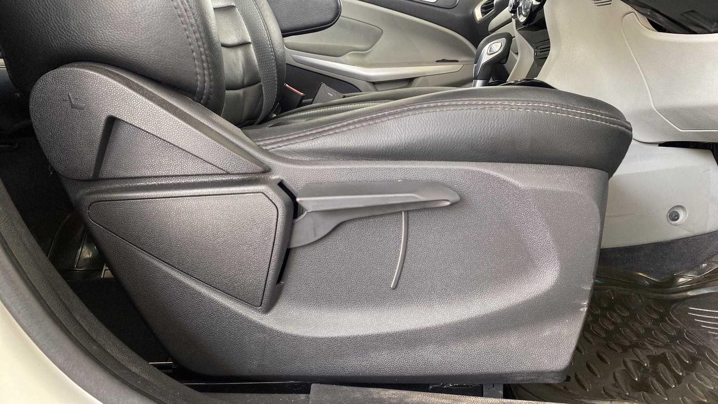 2015 Ford Ecosport TITANIUM 1.5L PETROL AT, Petrol, Automatic, 41,126 km, Driver Side Adjustment Panel