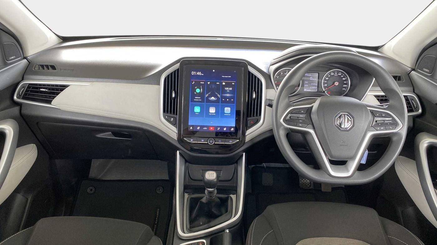 2021 MG HECTOR PLUS SUPER 2.0 DIESEL TURBO MT 7-STR, Diesel, Manual, 23,126 km, Dashboard