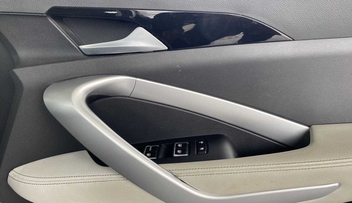 2021 MG HECTOR PLUS SUPER 2.0 DIESEL TURBO MT 7-STR, Diesel, Manual, 23,126 km, Driver Side Door Panels Control